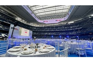 cena sobre el terreno de juego