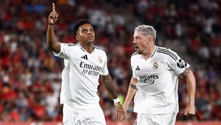 Onces iniciales del Real Madrid y del Stuttgart
