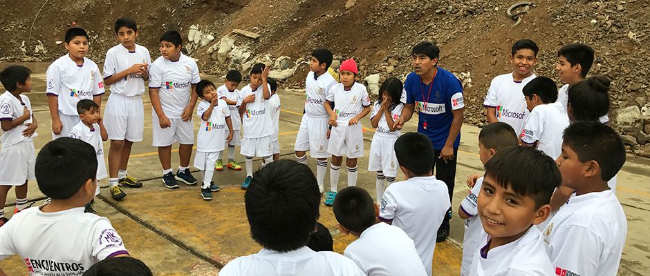 Escuela sociodeportiva de la Fundación Real Madrid en El Agustino “Mi Barrio Tu Barrio”