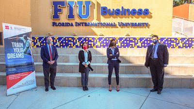 Acuerdo entre la Escuela Universitaria Real Madrid Universidad Europea y la Florida International University (FIU) que permite obtener dos títulos