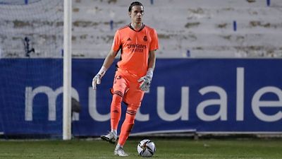 Lunin debuta en partido oficial con el Real Madrid