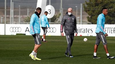 Zidane se reincorpora a los entrenamientos