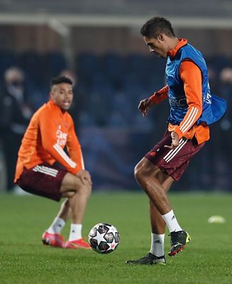 entrenamiento del real madrid en el estadio de bérgamo