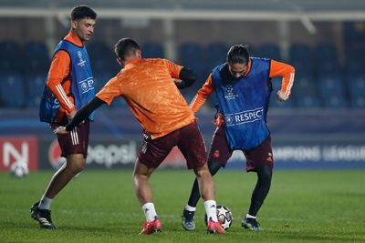 entrenamiento del real madrid en el estadio de bérgamo