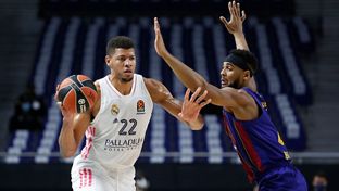 76-81: El Madrid pierde un Clásico muy igualado