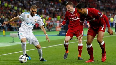 Benzema, cuatro goles en tres partidos contra el Liverpool