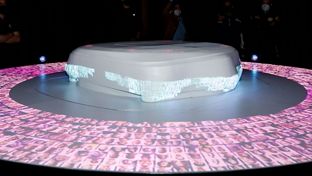 El Tour Bernabéu estrena una exposición dedicada a las obras del estadio