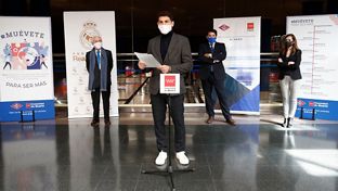 Iker Casillas, con la campaña ‘Muévete’ de la Fundación Real Madrid y Metro de Madrid
