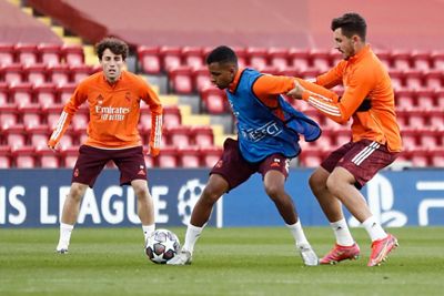 entrenamiento del real madrid en anfield