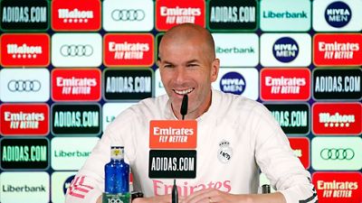 Zidane: 'Nos gusta competir y no vamos a bajar los brazos ahora'