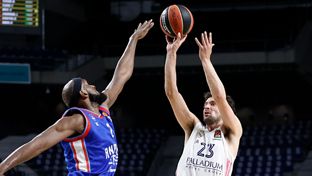 80-76: El Madrid fuerza el cuarto partido con una remontada espectacular