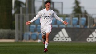 El golazo de Arribas desde el centro del campo