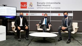 Roberto Carlos y Arbeloa, en la tercera jornada de la Semana Blanca de la Escuela Universitaria Real Madrid Universidad Europea