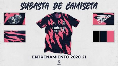 Subasta benéfica de las camisetas del Real Madrid utilizadas en el calentamiento del último partido de Liga