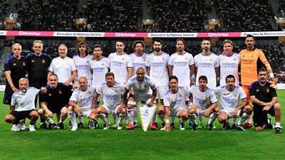 Subasta benéfica de las camisetas del Clásico de leyendas