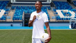 Alaba pisó el césped del Alfredo Di Stéfano