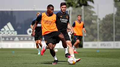 Físico y balón para iniciar la cuarta jornada de entrenamientos de la semana