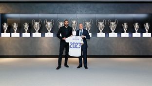 Benzema, renovado hasta 2023
