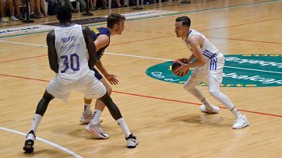 80-84: Derrota en el primer amistoso de la pretemporada