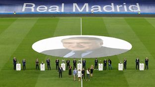 Emotivo homenaje al presidente Lorenzo Sanz en el Santiago Bernabéu