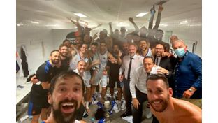 El 'selfie' de Llull en la celebración de la Supercopa