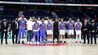 El Real Madrid ofreció la Supercopa a la afición en el WiZink Center