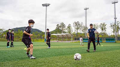 Arrancó el programa de asesoramiento de fútbol para colegios de la Fundación en Corea del Sur