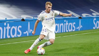 Santos debuta en partido oficial con el Real Madrid