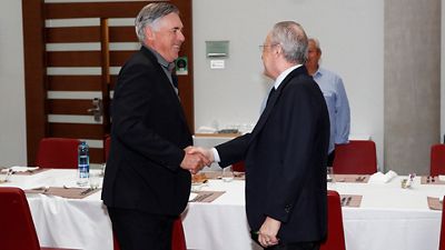 El presidente, con el equipo en Elche