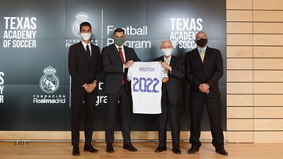 Arbeloa presenta el 'Educational Football Program' de la Fundación para Houston