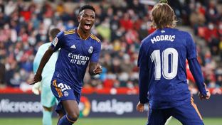 Goleada y liderato en Granada