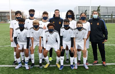 lucas vázquez saludó a los participantes de los clínics de la fundación en la ciudad real madrid