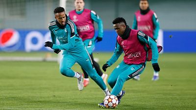 El equipo se entrenó en el Sheriff Stadion