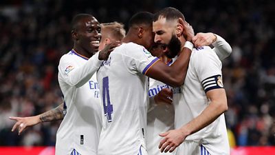 2-0: El Madrid gana el derbi y sigue firme en el liderato