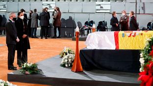 El presidente, en la capilla ardiente de Manolo Santana