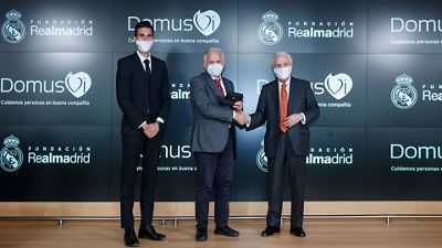 La Fundación Real Madrid y DomusVi seguirán promoviendo el envejecimiento activo