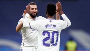 El líder gana con dobletes de Benzema y Vinicius Jr.