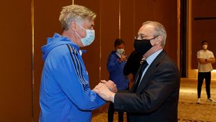 O presidente está com a equipa em Riade