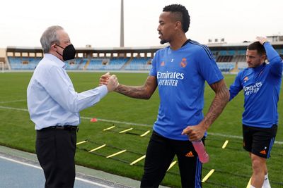 el presidente acudió al entrenamiento del equipo