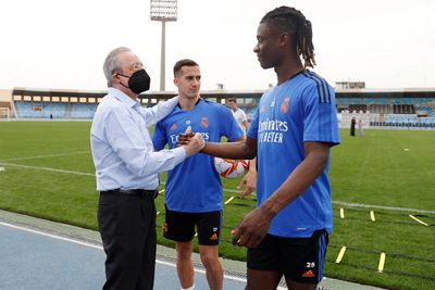 el presidente acudió al entrenamiento del equipo