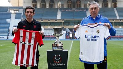 Ancelotti e Marcelino posam juntos com a Supertaça de Espanha