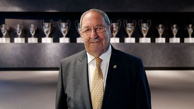 The funeral chapel will open today at 7pm at the Santiago Bernabéu