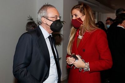 capilla ardiente de paco gento en el santiago bernabéu