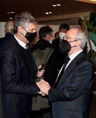 capilla ardiente de paco gento en el santiago bernabéu