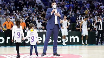Homenaje a Felipe Reyes en el Clásico