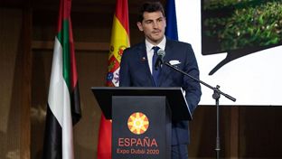 Casillas visita el Pabellón de España en Expo Dubái 2020 en el Día Internacional de la Educación