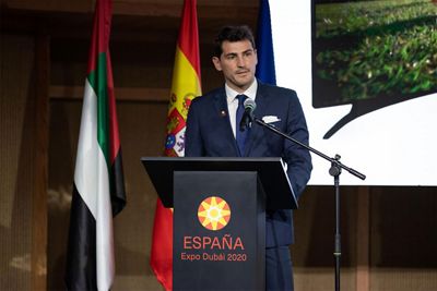 casillas visita el pabellón de españa en expo dubái 2020