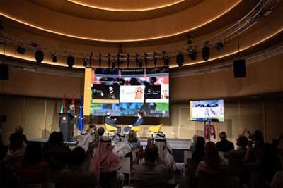 casillas visita el pabellón de españa en expo dubái 2020