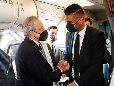 el presidente viaja con el equipo a parís
