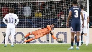 Courtois hat die letzten drei Elfmeter gehalten